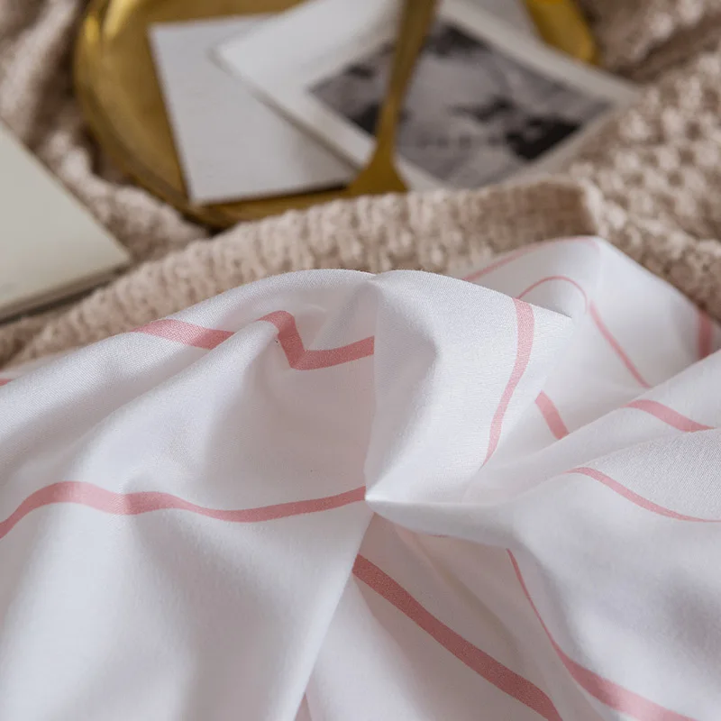 Комплект постельного белья в полоску Parkshin белое и розовое постельное белье