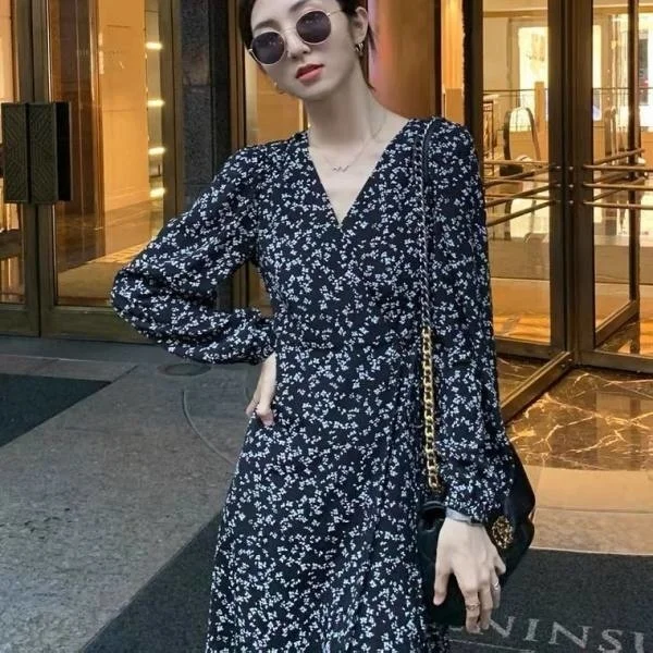 

French Style Retro V-neck High-Grade Floral Skirt 202 Jum