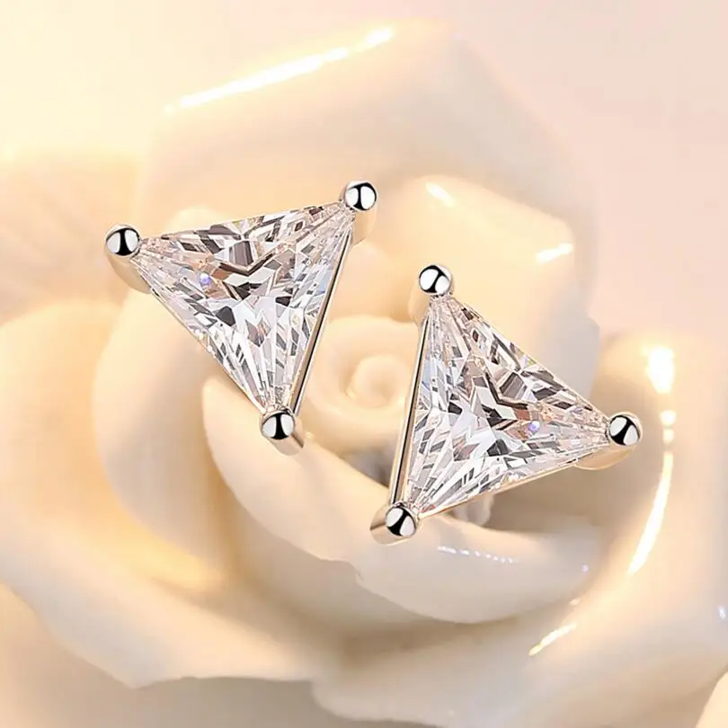 

925 Sterling Silver Luxury Triangle Stud Earrings for Women Sparkling Clear Cz Ear Studs Fine Elegant Weddings Jewelry