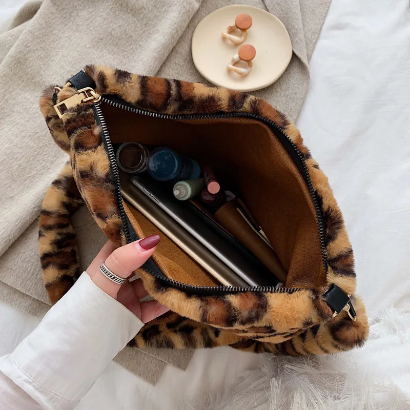 Luxury Faux Fur Fashion Tote Bag Women Handbags Designer Lady Purses Fluffy Soft Plush Shopper Bag Warm Winter Christmas Gift