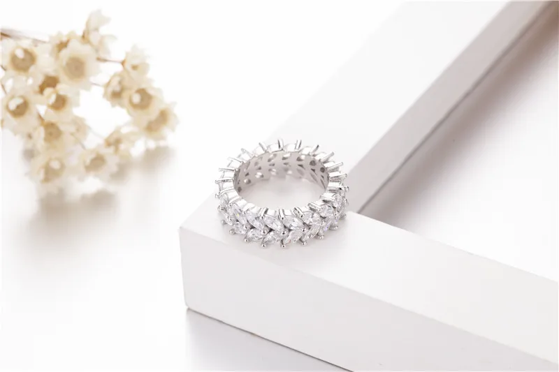 Женское кольцо из серебра 925 пробы с фианитом|Кольца| |