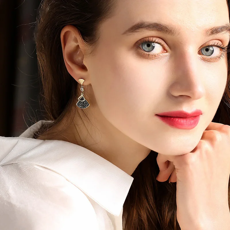 

New Geometric Fan-shaped Earrings Korean Temperament Net Red Earrings Trendy Fashion Earrings Women