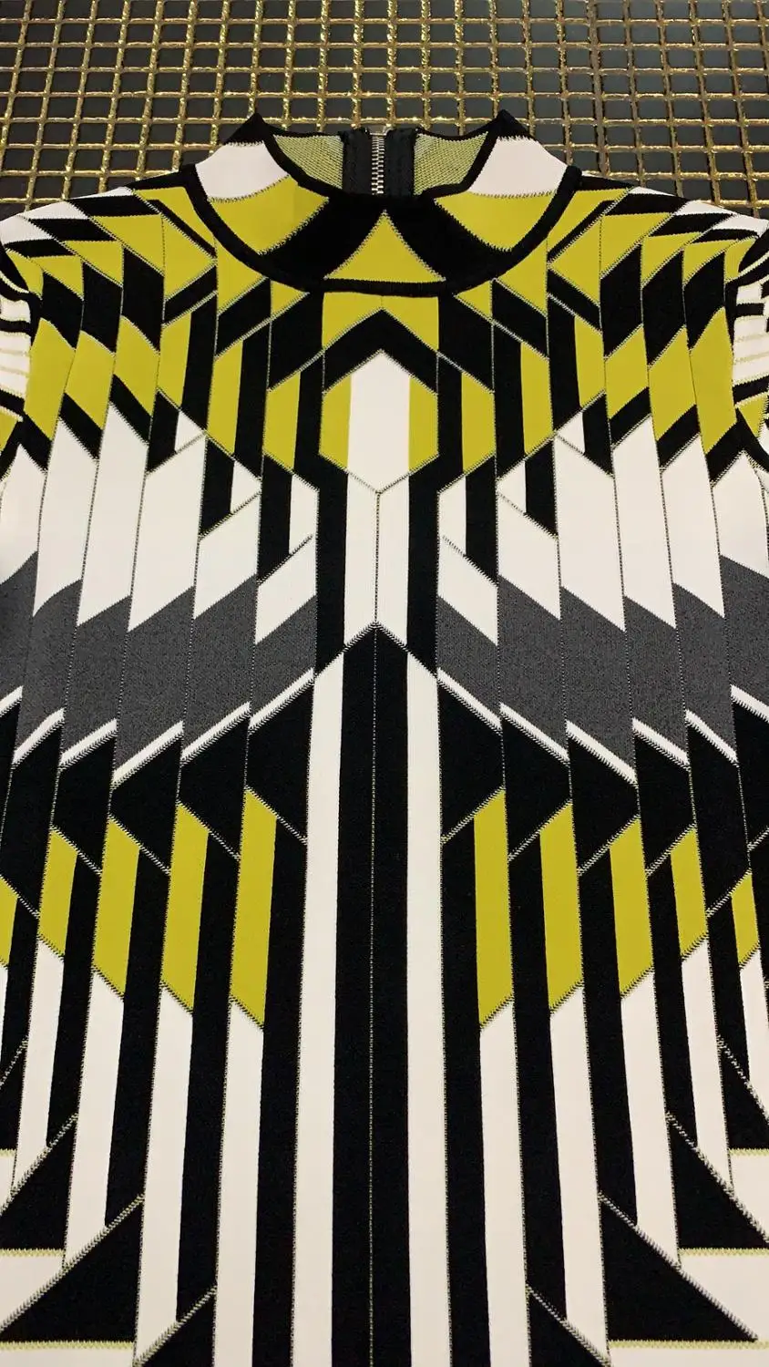 

2019 New Women Fashion Bodycon Bandage Dress O-Neck Long sleeve Vestidos Clubwear Celebrity Evening Party Dress