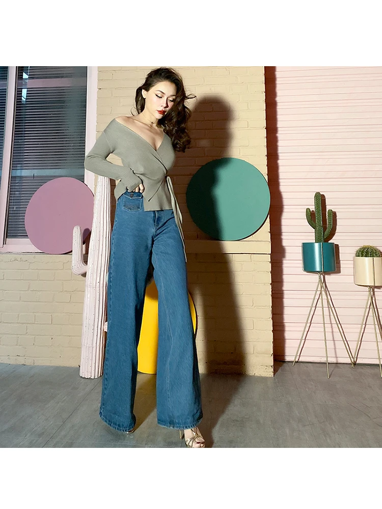 Женский трикотажный свитер с V-образным вырезом 2 цвета |