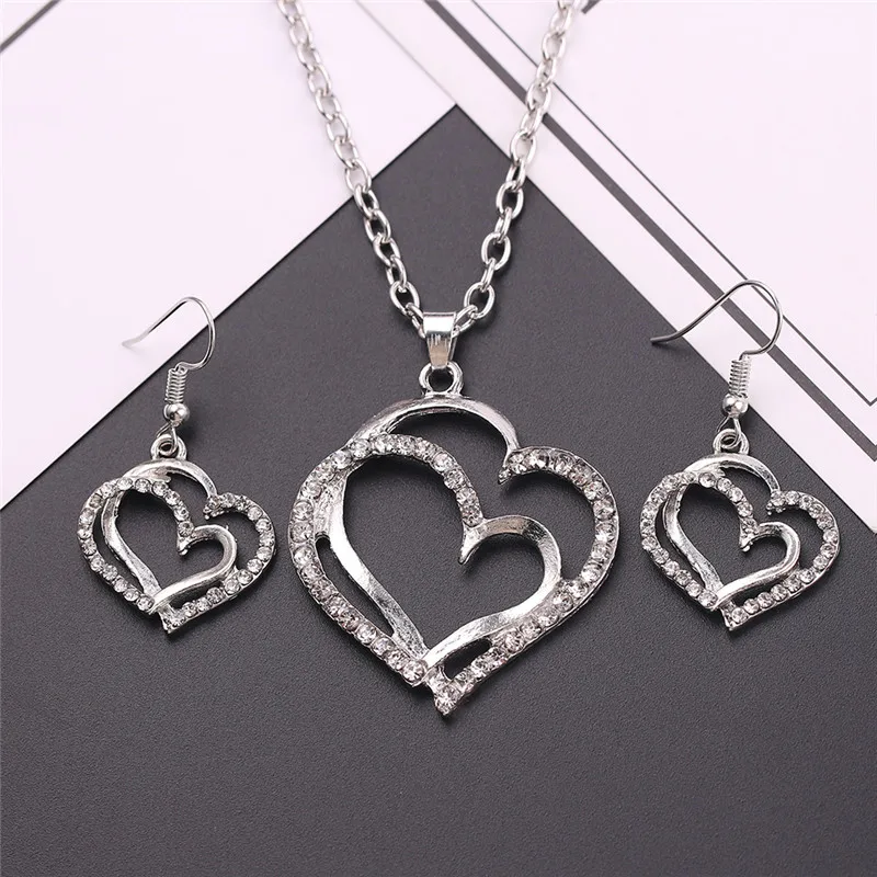 Женский ювелирный комплект из колье и серёг под розовое золото | Украшения