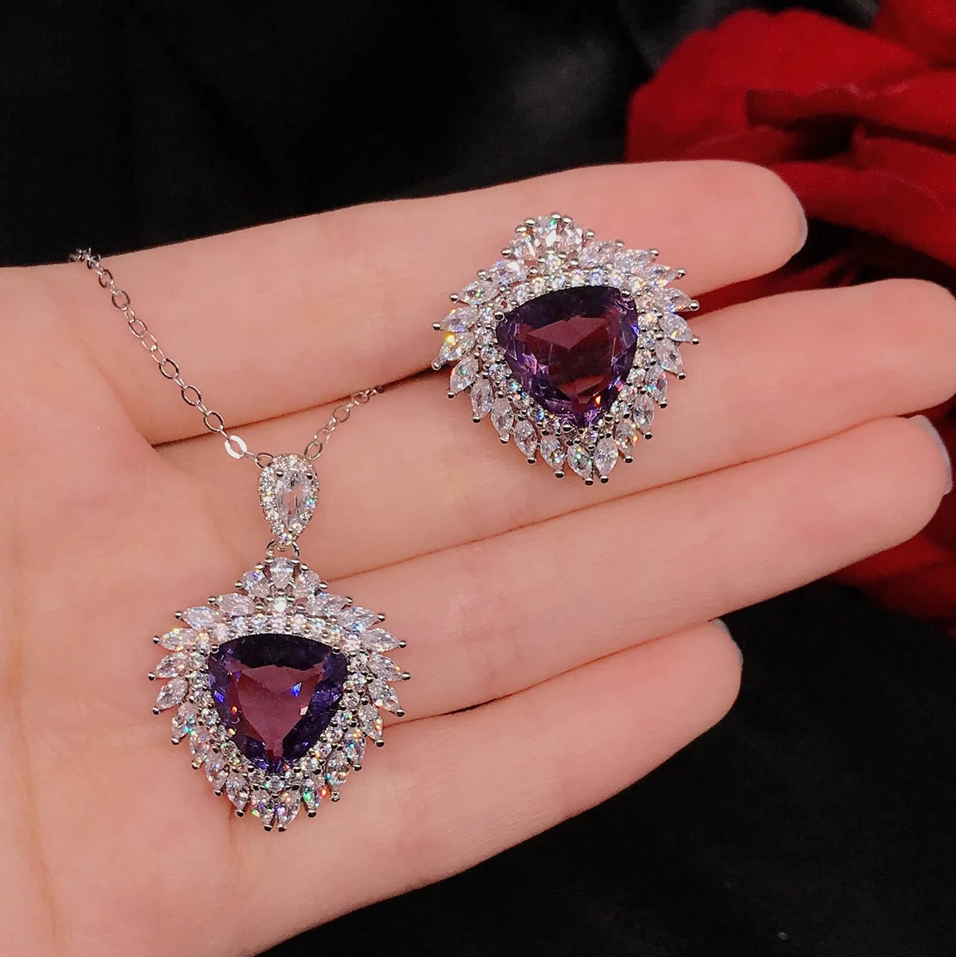 

2021 New Arrival Luxury Silver Color Jewelry Set for Women Shiny Triangle Amethyst Wedding Party Jewelry Drop Shipping