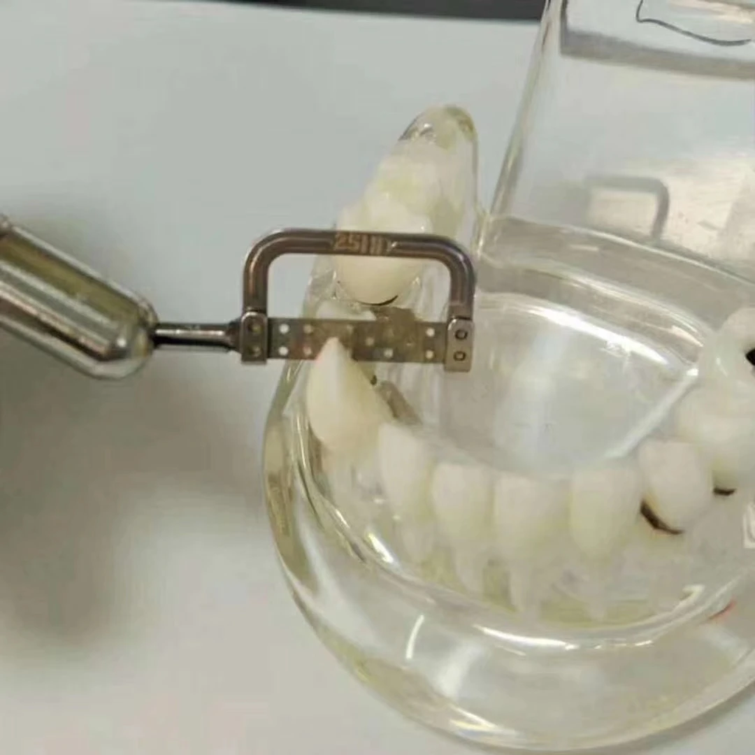 Стоматологический ортодонтический аппарат для удаления остекления с