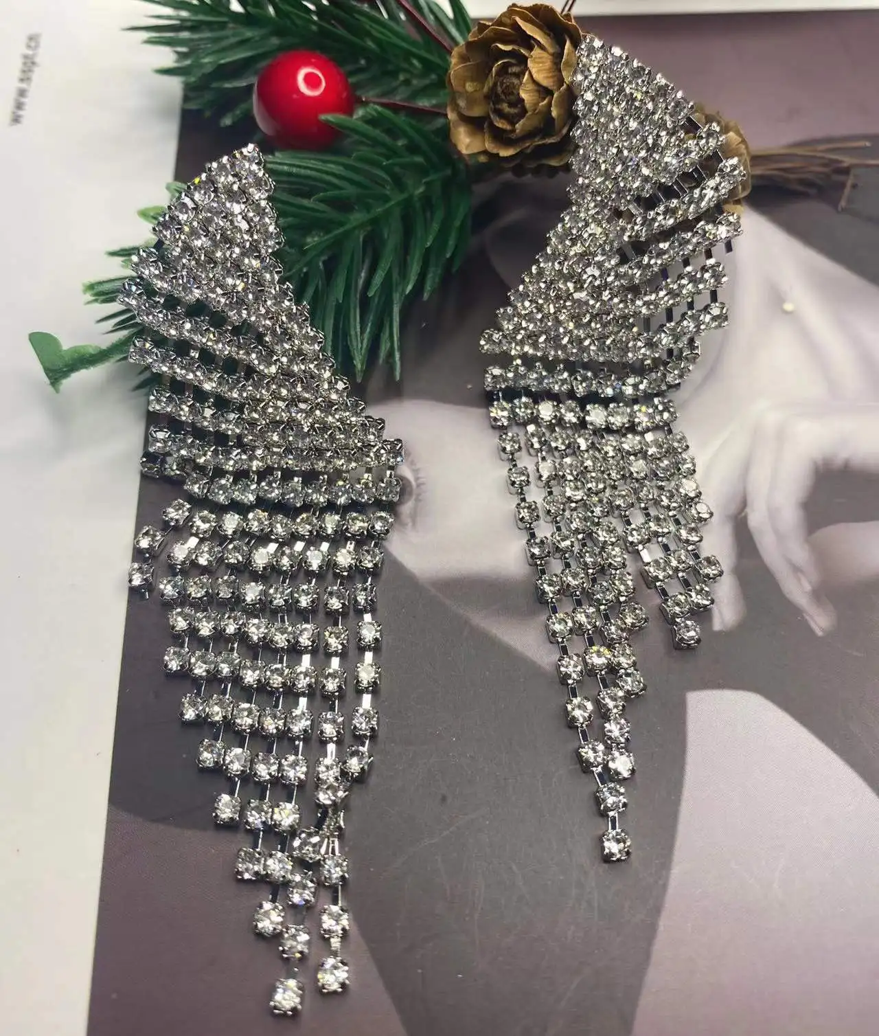 

Retro Shiny Rhinestone Tassel Earrings for Woman Party Personality Temperament Long Earrings