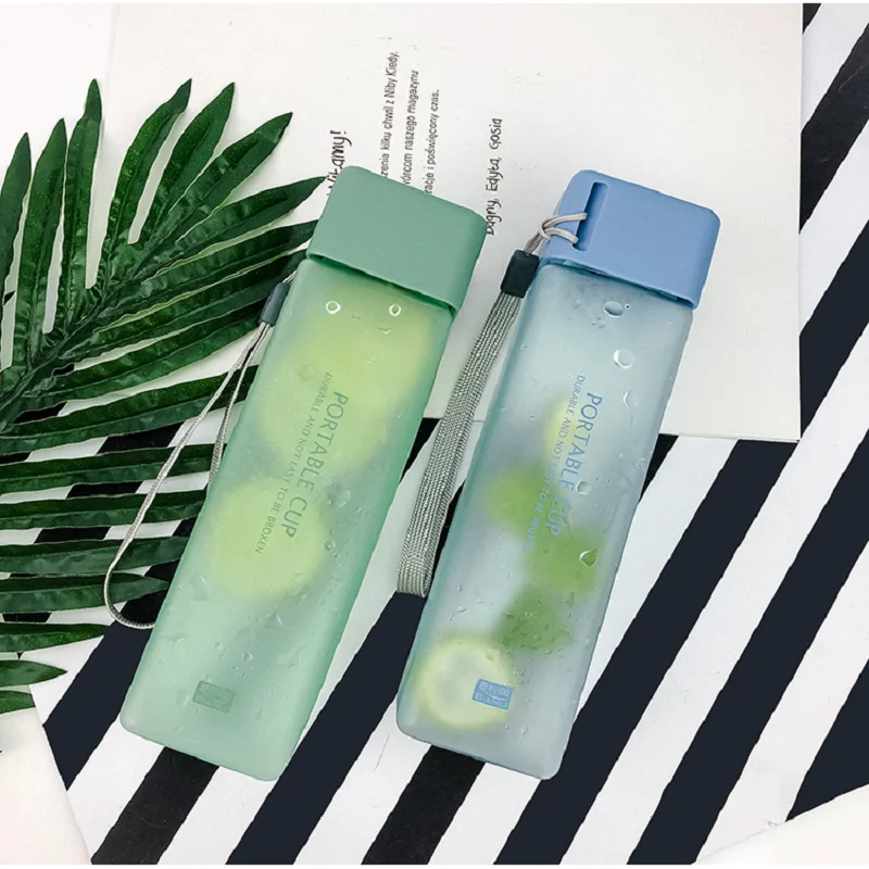 Квадратная пластиковая чашка для воды квадратная простая и