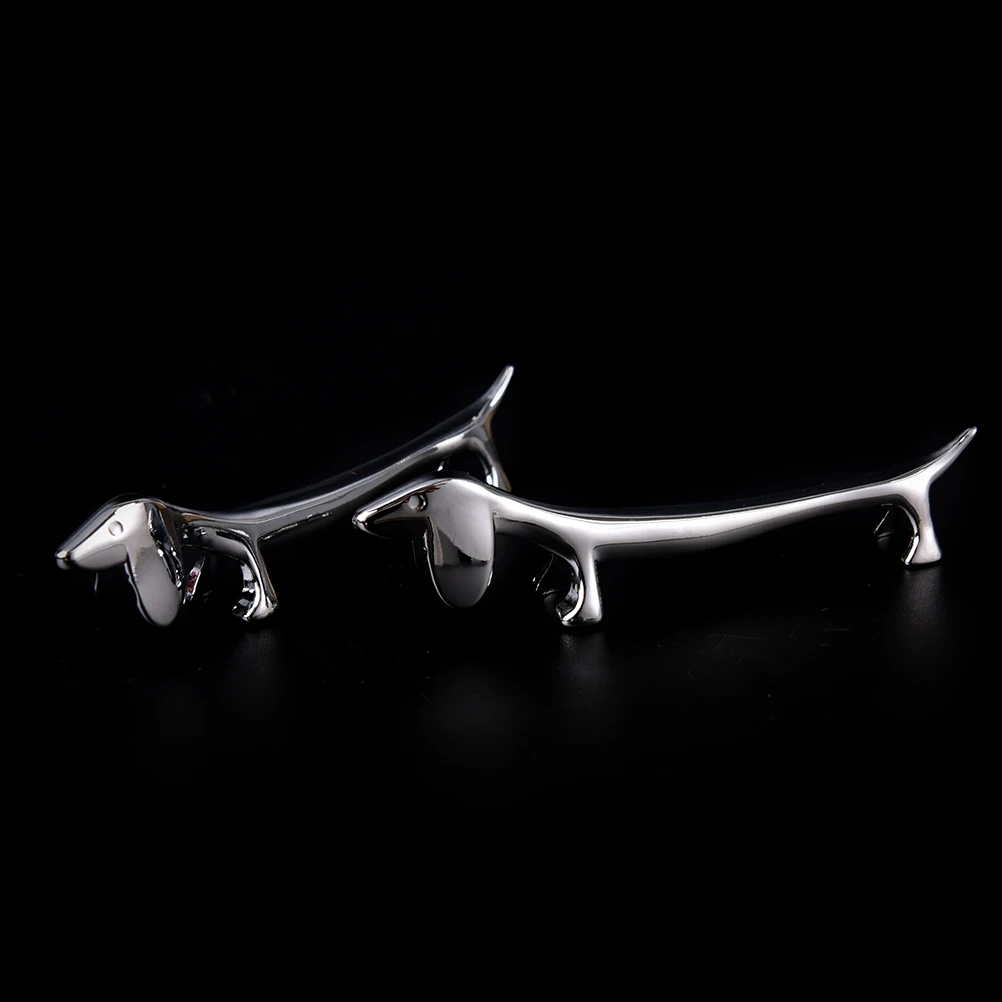 

Hot Sale 1Pcs Cute Dachshund Dog Metal Nail Brush Pen Rack Stand Holder Manicure Nail Art Tool Metal Pen Racks Display Holders