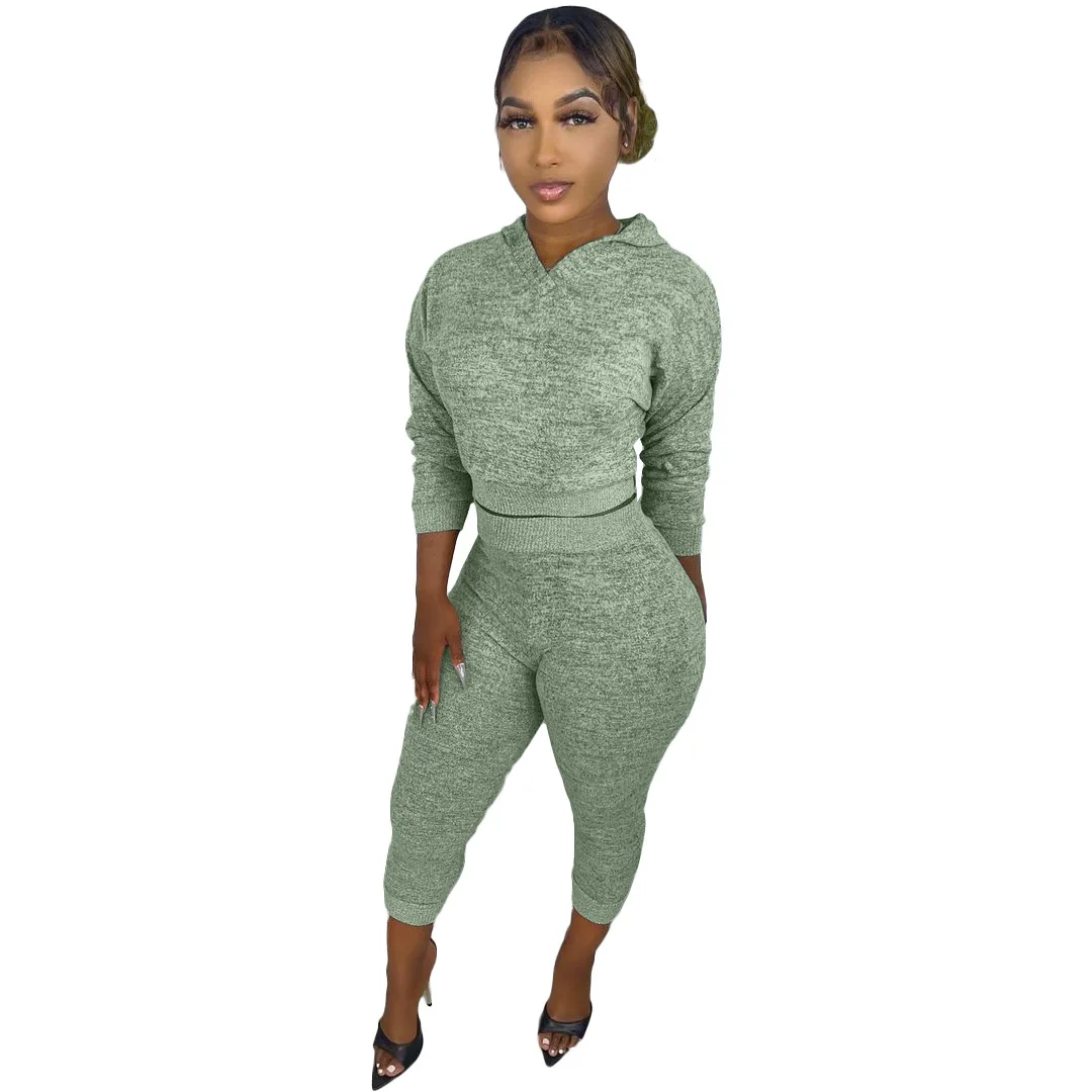 

Женский спортивный костюм из двух предметов