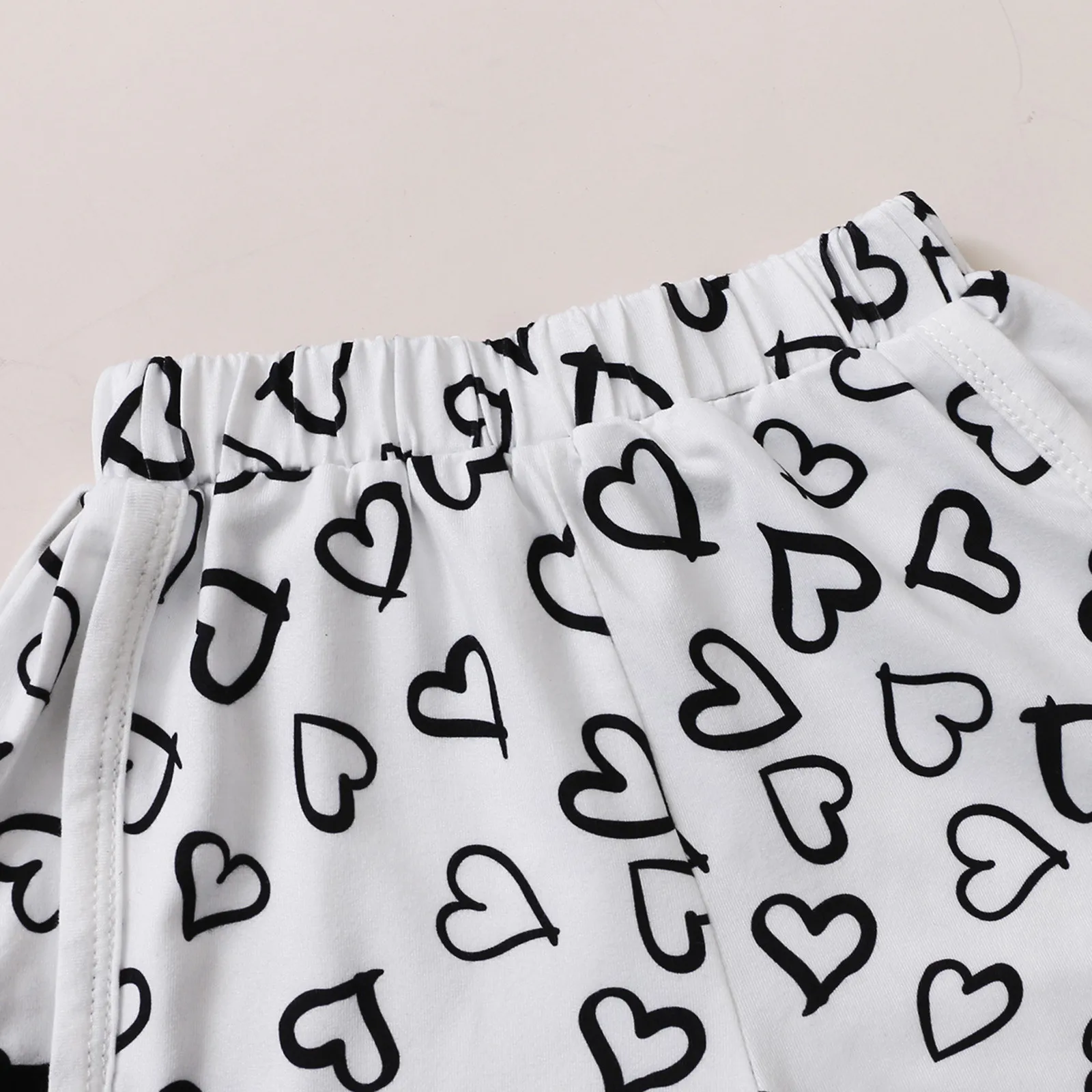

2021 New Toddler Baby Girls Short Sleeve Tops Hearts Printed Vest+shorts Sports Outfits Vogue Casual Baby Clothes