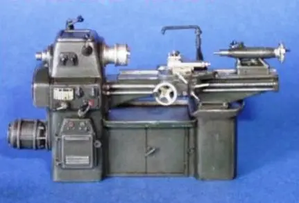 

1:35 scale die-cast resin war scene model resin aircraft field service vehicle assembly model including stickers