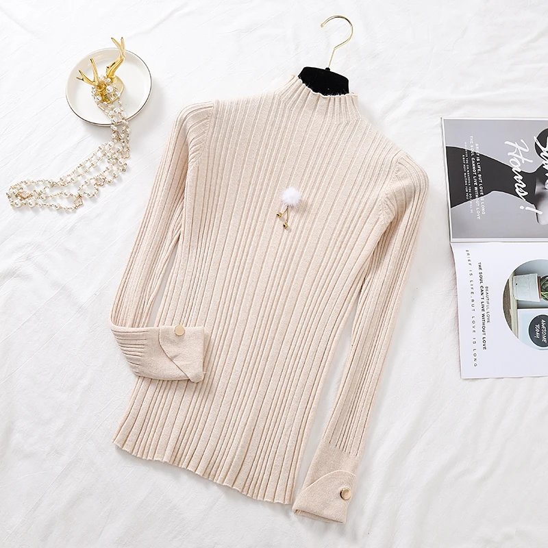 Женский трикотажный свитер черный с круглым вырезом и бусинами Осень-зима 2019 |