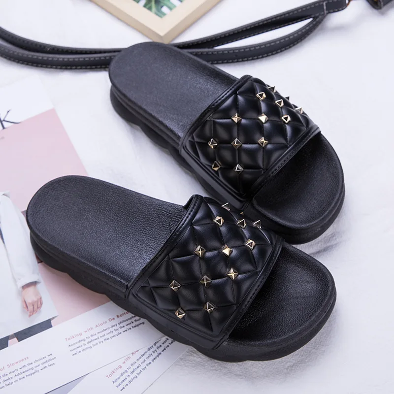 Модные Повседневные красивые женские шлепанцы на толстой подошве с заклепками