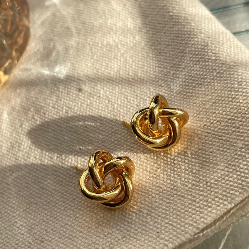 

Simple Korean Dongdaemun 2021 New Metal Twist Earrings Earrings Knotted Flower Earrings