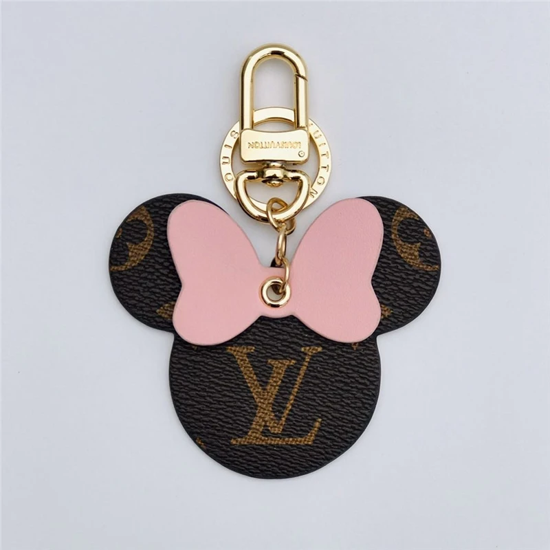 

2021 New High Quality Cattle Keychain Acrylic Colourful Christmas Gift Keychains for Car Keys Ring Decoration Accessories