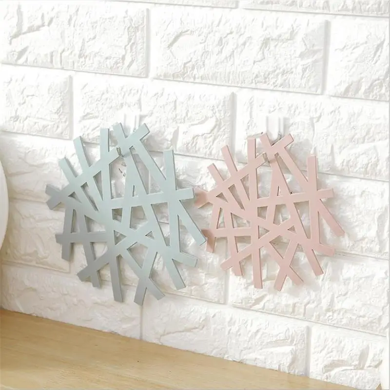 Пластиковая тарелка для кастрюли в форме снежинки нескользящая изоляционная