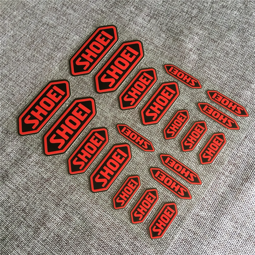 Декоративные наклейки на мотоциклетный шлем можно наклеить изогнутыми