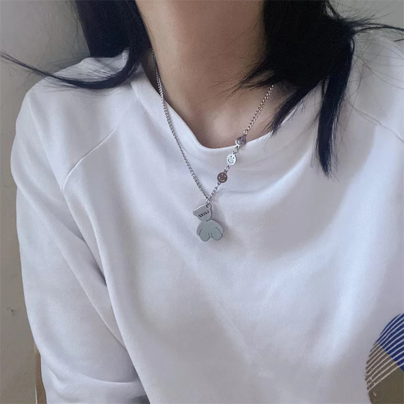 

Cute Exquisite LUCKY Letter Bear Pendant Necklace Trendy Hip-Hop Ladies Smiley Stitching Necklace Ladies Jewelry Best Gift