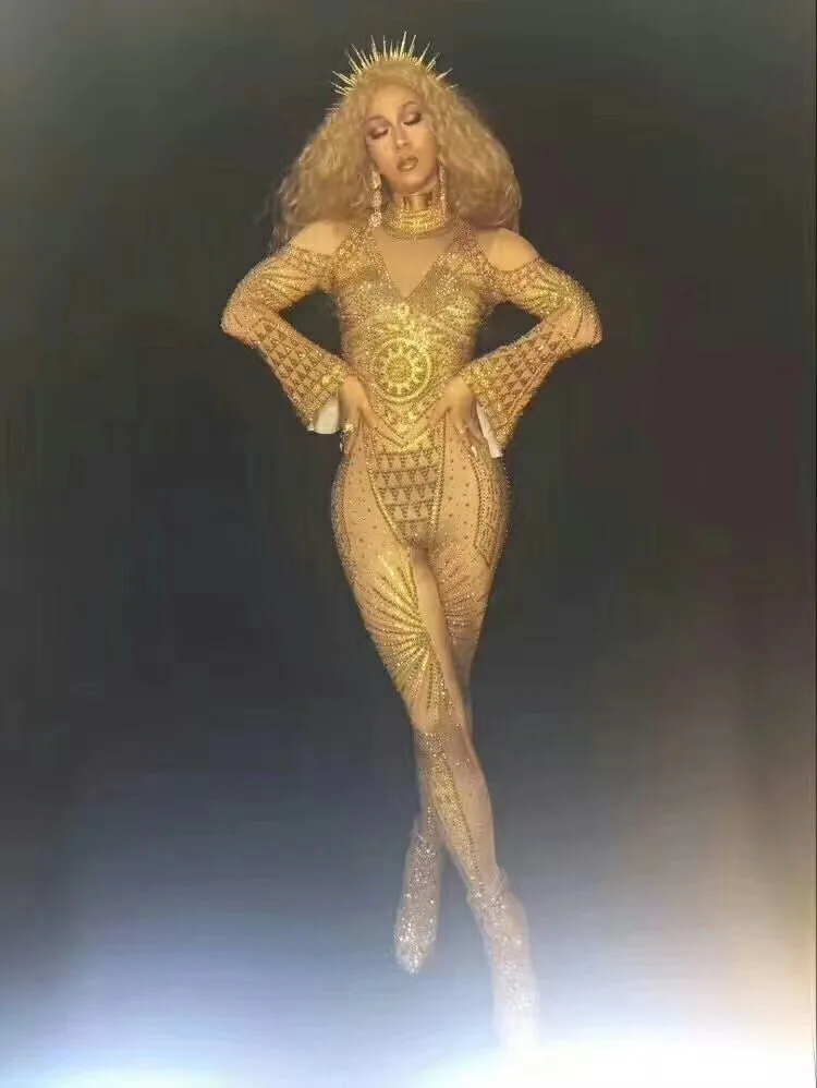 Соблазнительный сценический комбинезон с золотыми стразы телесного цвета со