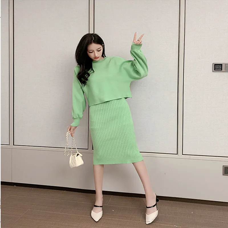 Женский трикотажный костюм-двойка Однотонный свитер и платье на бретельках