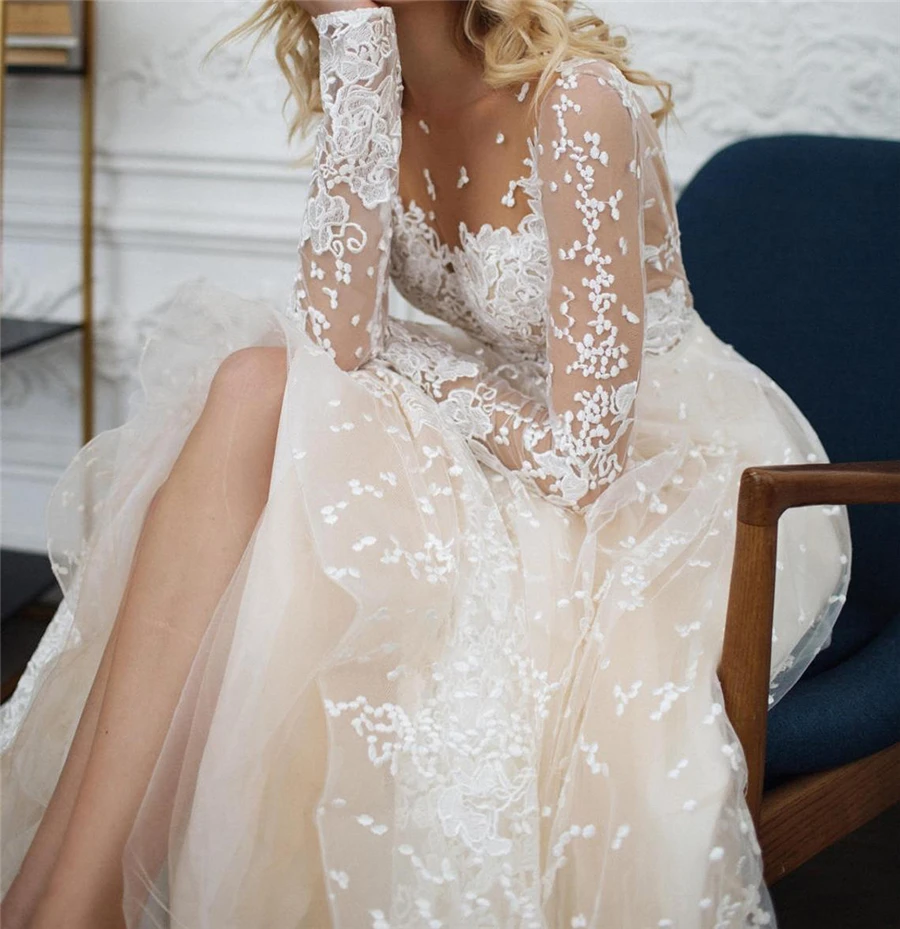 

Custom Scoop Scatted Lace Illusion Long Sleeves Champagne Wedding Dress Open Back Tulle Applique Fashion Bridal Dress