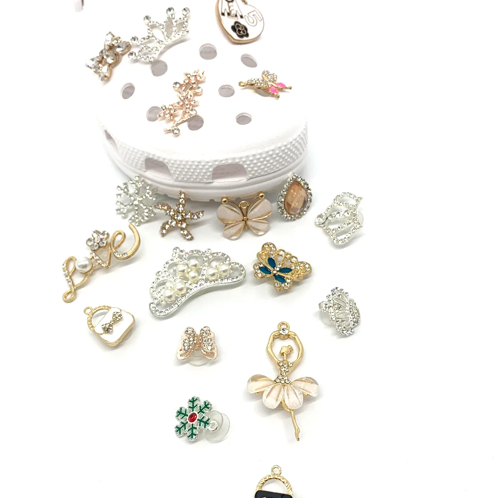 Fashion Metal Chain JIBZ Croc Shoe Charms Decoration DIY Rhinestone Butterfly Crown Garden Shoe Sandals Ornaments Girls Gifts
