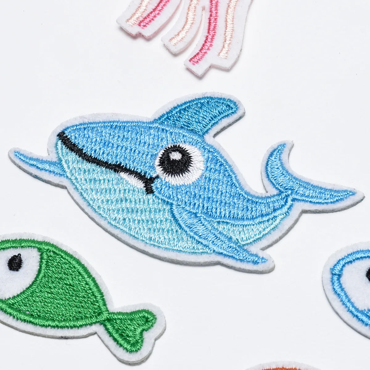 

Self-adhesive Embroidery Patches Jellyfish Stick-on Patch Sea Turtle Small Fish Cute Appliques Set Embroidered Cloth DIY Decals