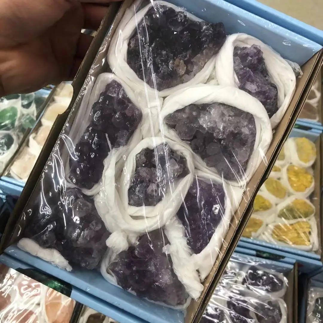 

Идеальная Подарочная коробка, изготовленная из натуральных Аметистовых блоков горячего камня, полностью заживает