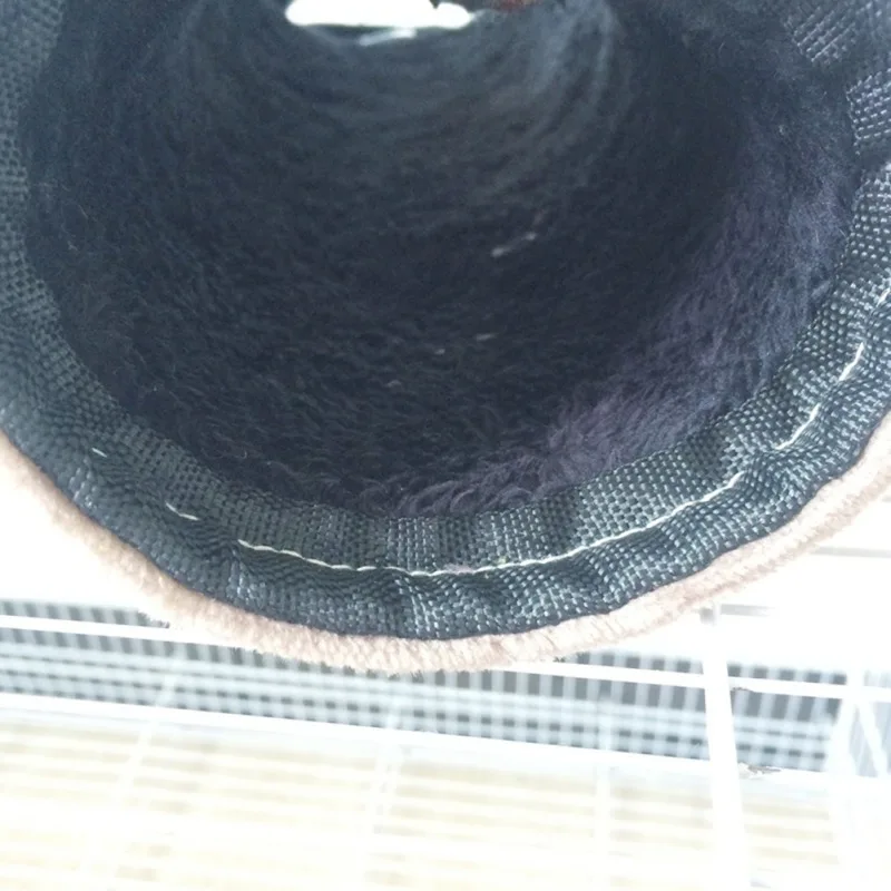 Маленькая животная подвесная пещера еж мягкий теплый туннель кария морская