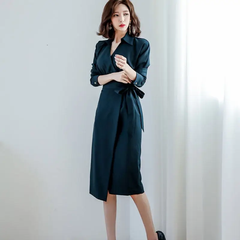 Пикантное женское платье с V образным вырезом мягкое средней длины на шнуровке