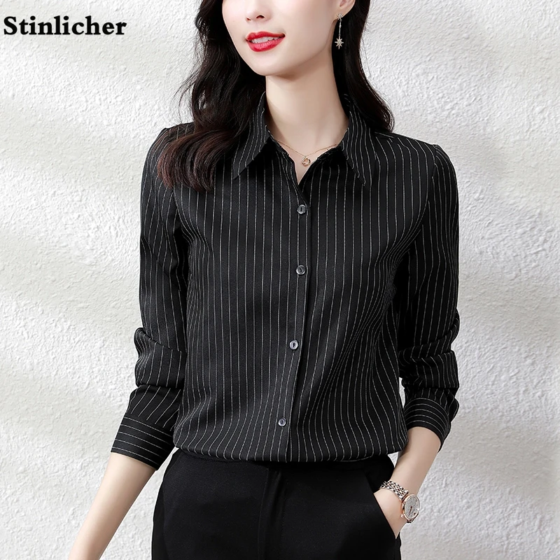 Офисная женская рубашка в полоску