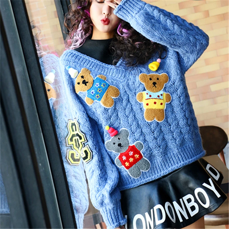 

Small Spring New 2020 Bear Embroidery Female Sweater Fashion Personality Stitching Collar Fake Two Loose Sweaters Women YR66 s
