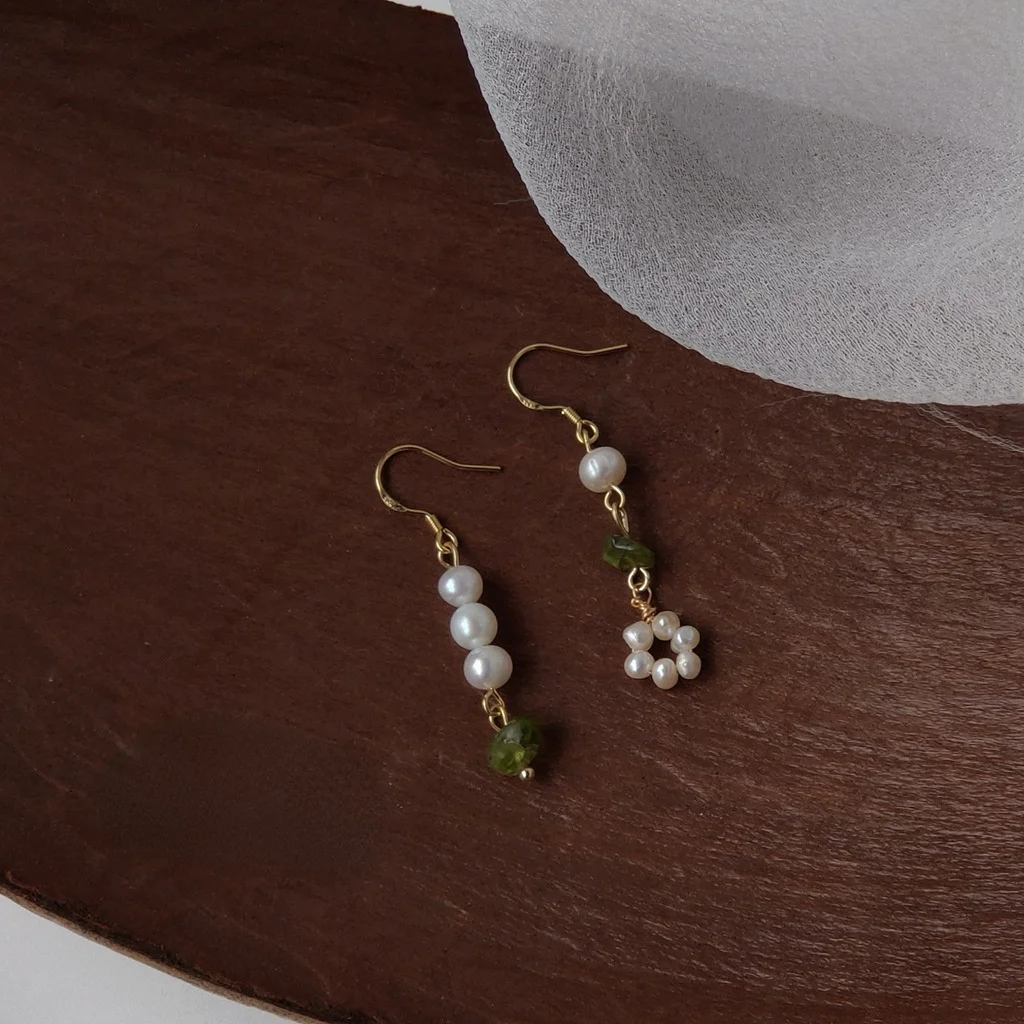 

Freshwater Pearl Crushed Stone Earrings for Women 925 Silver Needle Plated 14K Hand-made Design Retro New Niche Wedding Jewelry