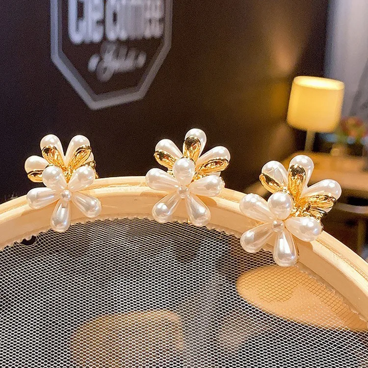 

2021 New Fashion Mini Pearl Hairpin Korean Ladies Flower Clip Set Hair Accessories Ladies Wedding Headdress