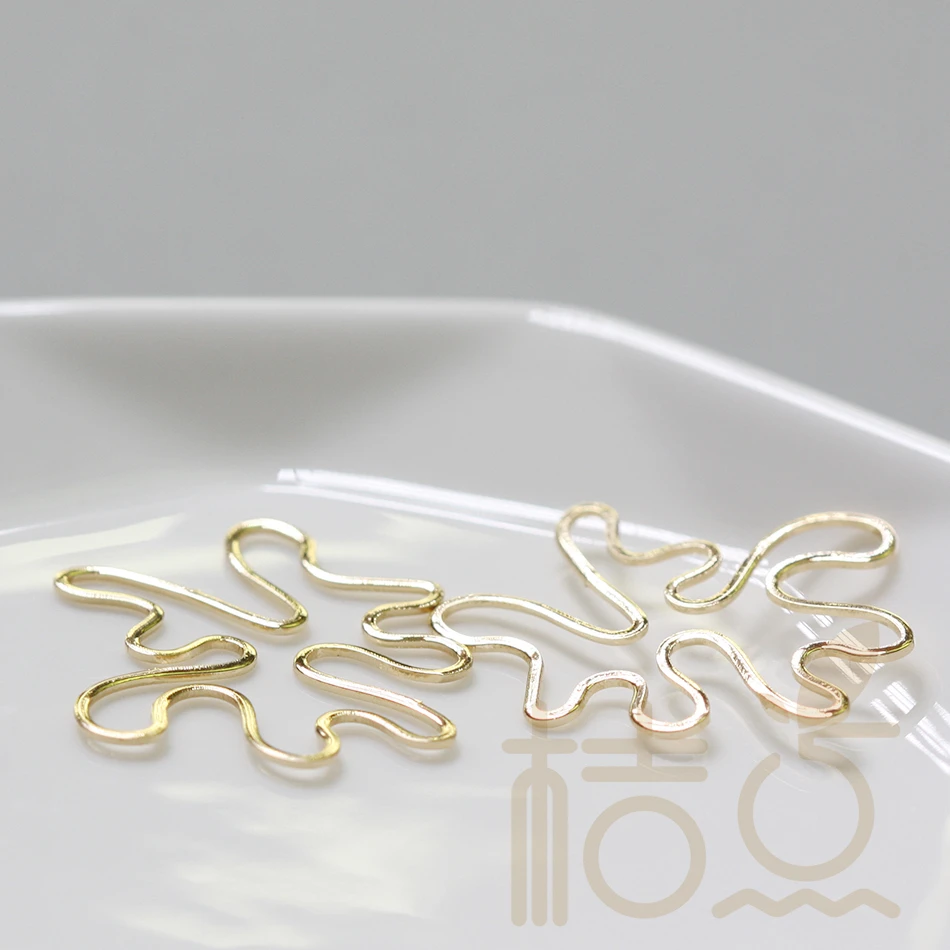 

Solid Brass Flower Connector - Link 27x26mm (4118C)