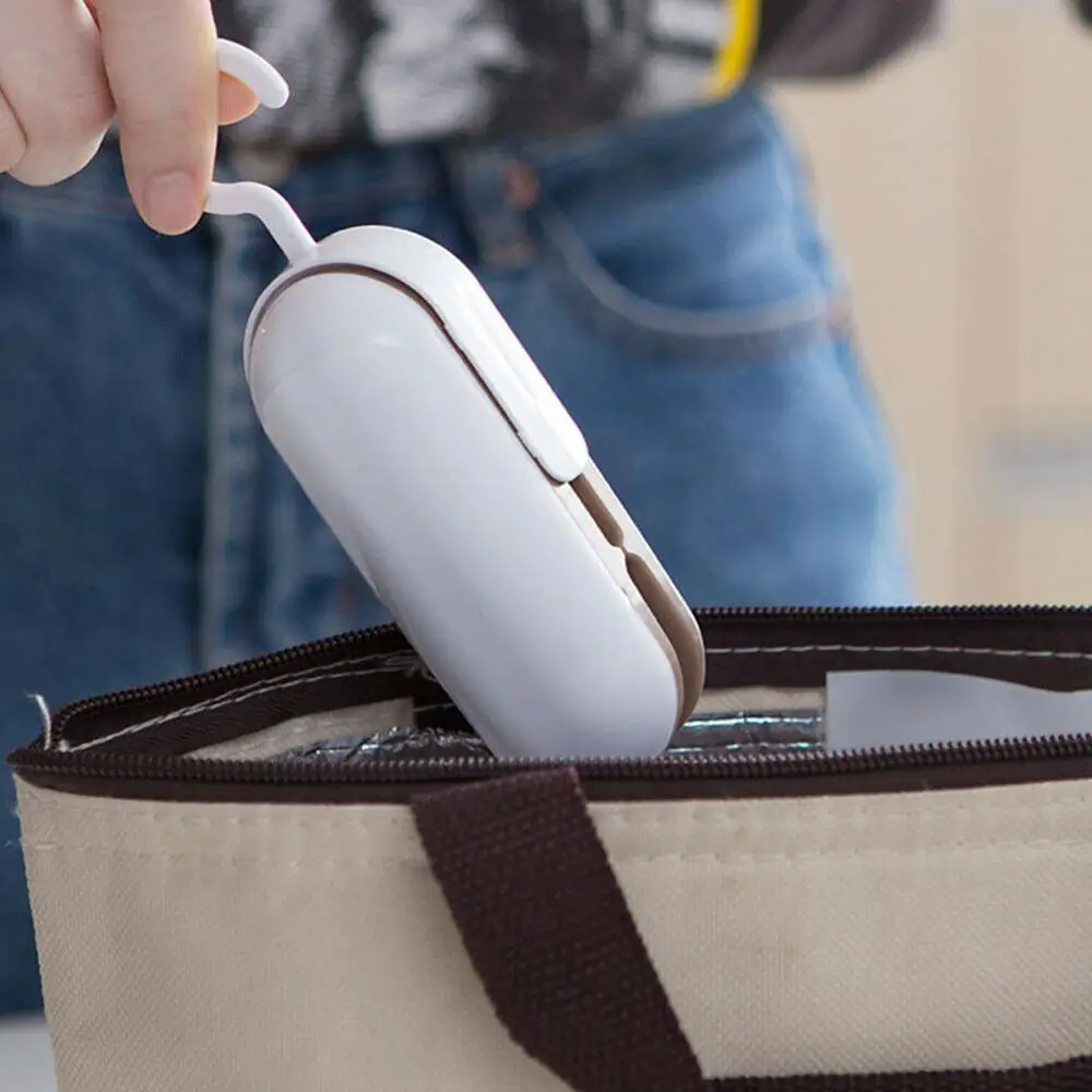 

B4-1/3/5pcs Mini Handheld Heat Sealing Machine Household Portable Plastic Bag Snacks Bags Sealing Machine With Vacuum Resealer