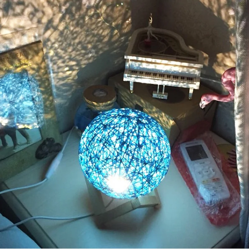 

Creative romantic warm Nordic table lamp bedroom bedside table decoration night light LED woven lampshade personality lighting