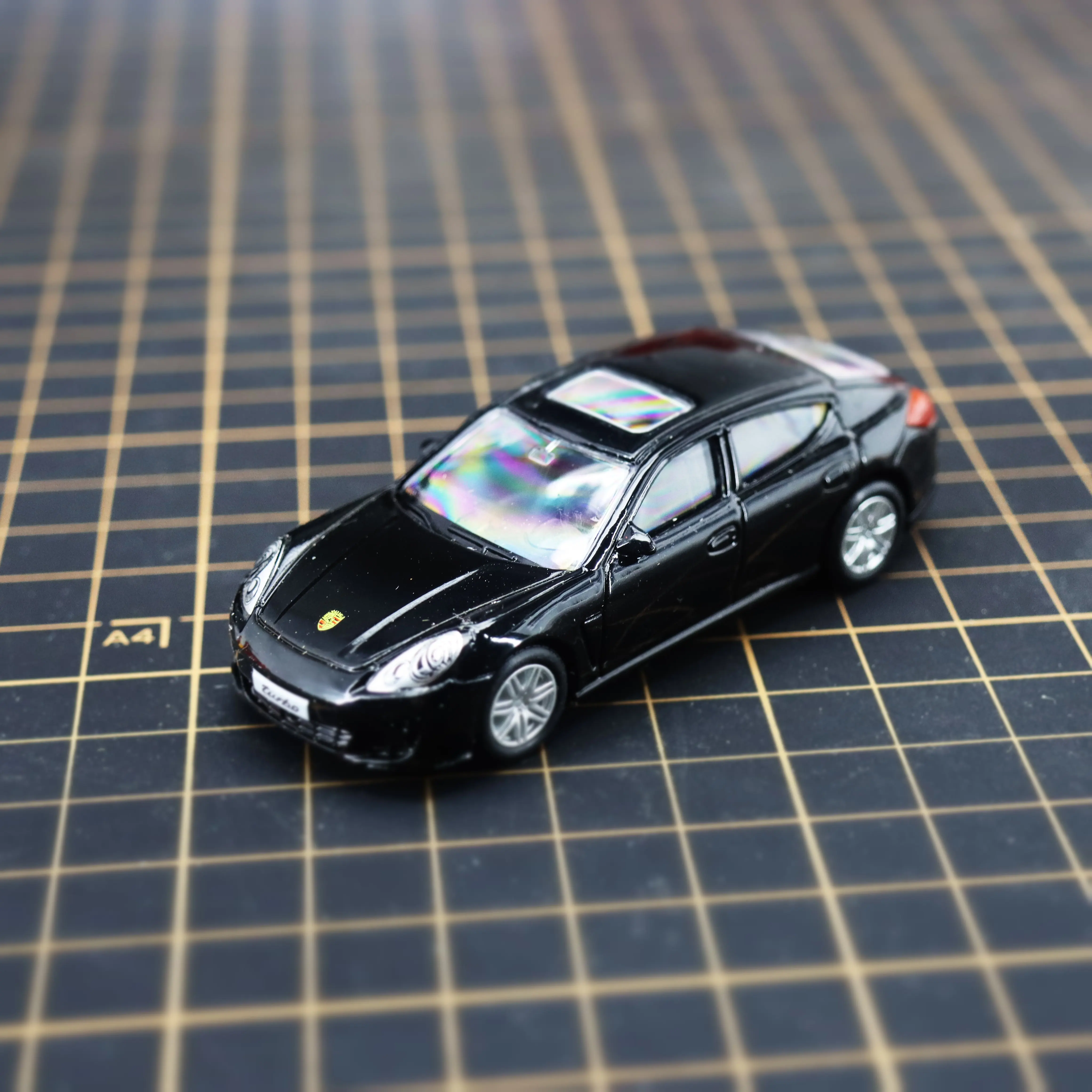 Сплав под давлением игрушечный автомобиль Panamera Turbo 1/64 тянуть обратно-подвижные |