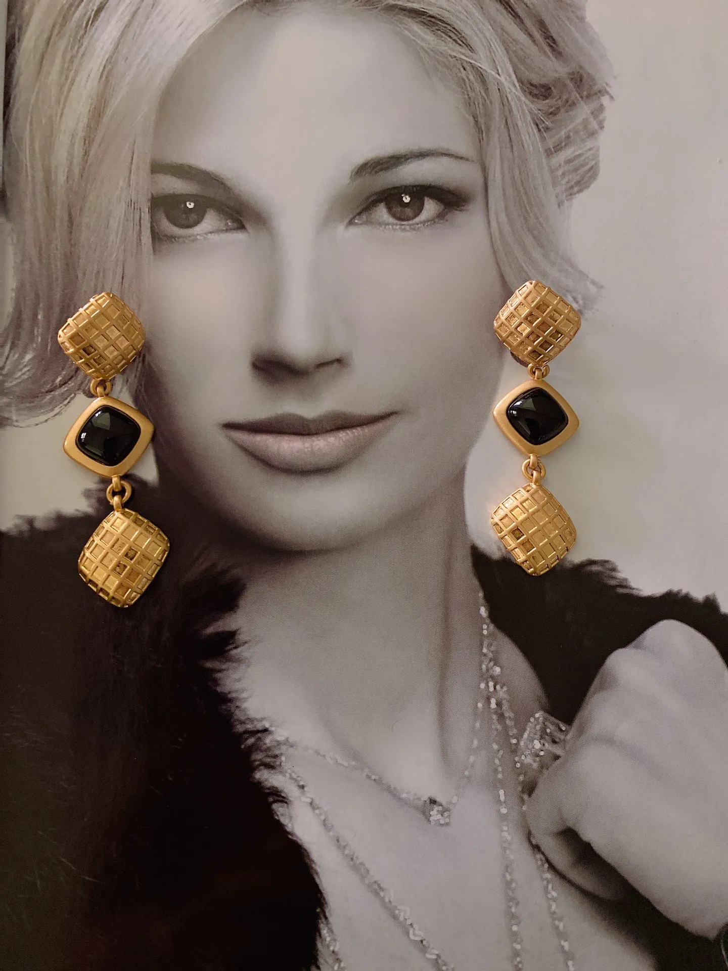 

European and American retro medieval series diamond-shaped long earrings