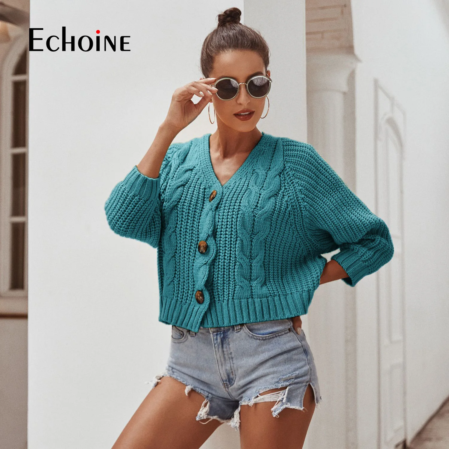 Женский кардиган короткий на осень и зиму одной пуговице с длинным рукавом