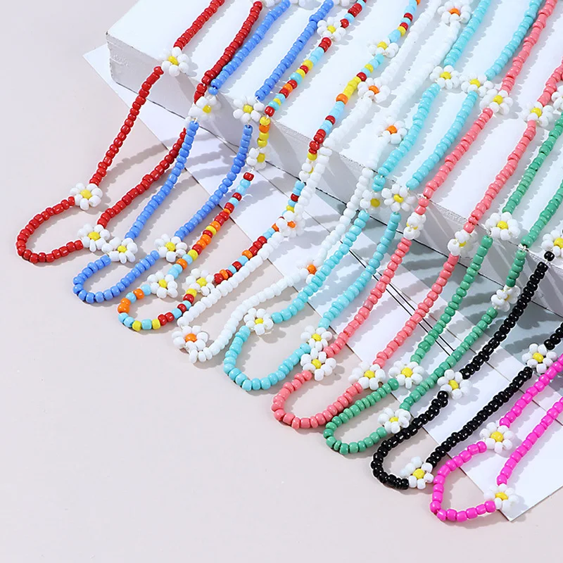 

2020 New Korea Lovely Daisy Flowers Colorful Beaded Charm Statement Short Choker Necklace for Women Vacation Jewelry