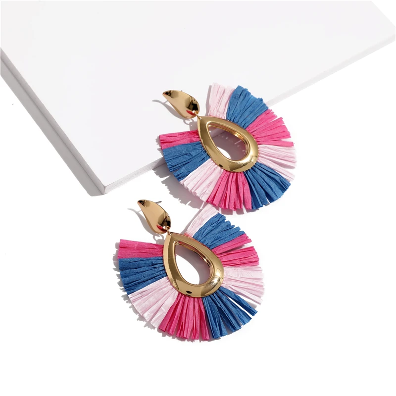 НОВЫЕ серьги с кисточками для женщин в бохемском стиле, большие золотые капли с зелеными и бежевыми помпонами, модные украшения.