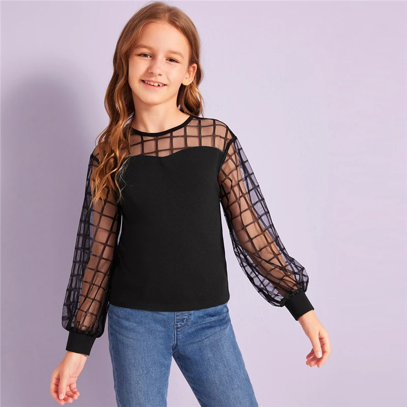 SHEIN Kiddie/черная Повседневная Блузка с контрастной сеткой на плечах детские топы года, Осенние Блузы с длинными рукавами и пуговицами сзади для подростков
