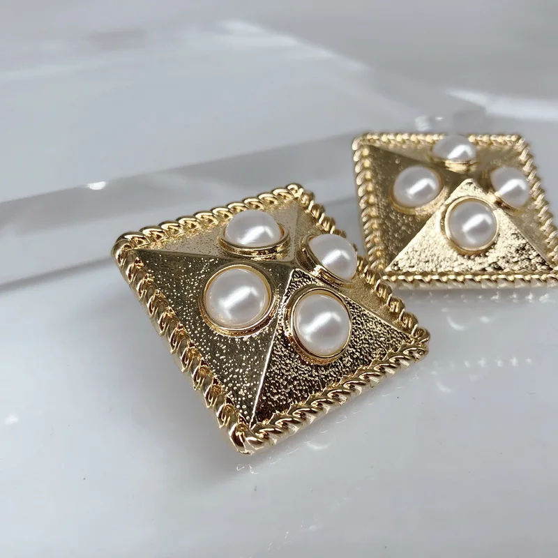 F.J4Z New Big Earring for Women Fashion Retro Pyramid Alloy Simulated Pearl Geo Earrings Chunky Party Gifts Dropship | Украшения и