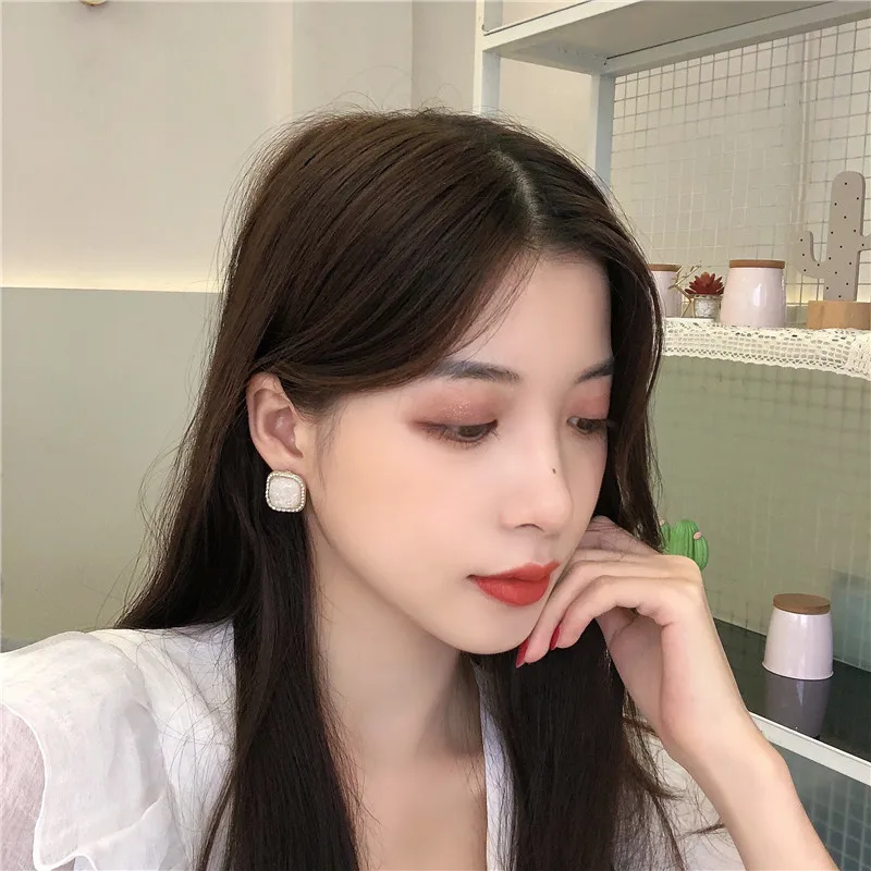 

YANGLIUJIA Wind Restoring Ancient Ways Is Delicate And Shell Fragments Square Stone Earring Elegant Earrings Women Jewelry