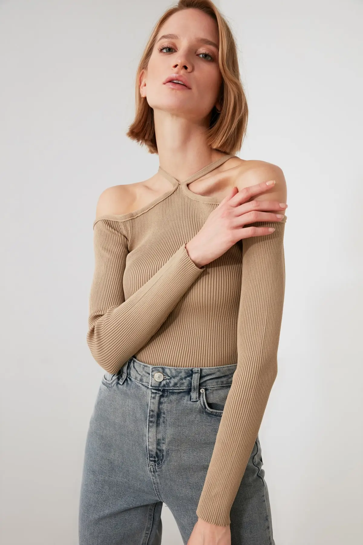 

Trendyol Shoulder Detail Sweater TWOAW21KZ2443