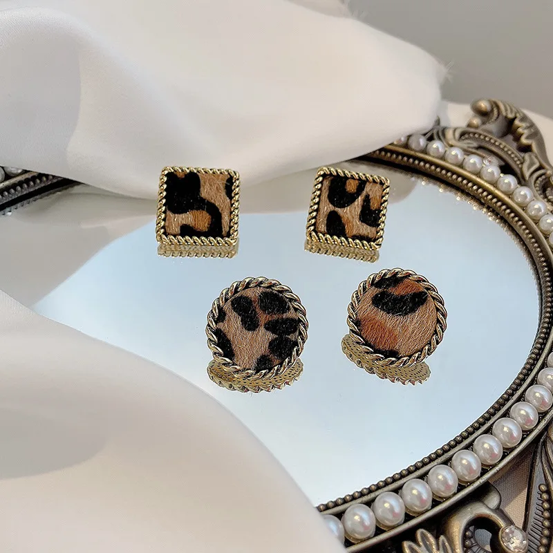 

European and American simple fashion personality geometric temperament restore ancient ways leopard grain female earrings