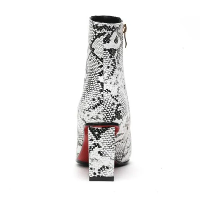 Женские ботильоны со змеиным принтом Обувь на молнии с острым носком ботинки